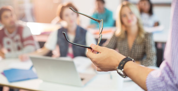 Accede al artículo Clases magistrales, ¿buenas o malas?
