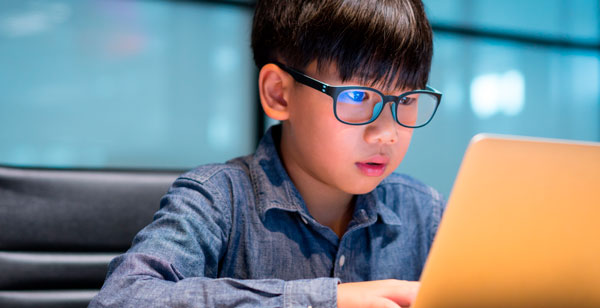 Accede al artículo Cómo afecta la iluminación artificial al estado de ánimo de los estudiantes