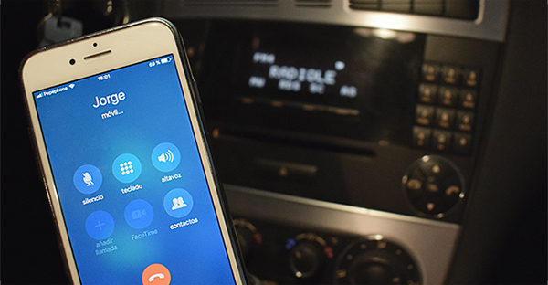 ¿Por qué la radio hace interferencias cuando te llaman al móvil? 
