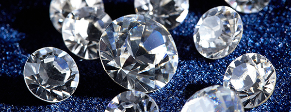 ¿Por qué son mas caros los diamantes que el agua? 